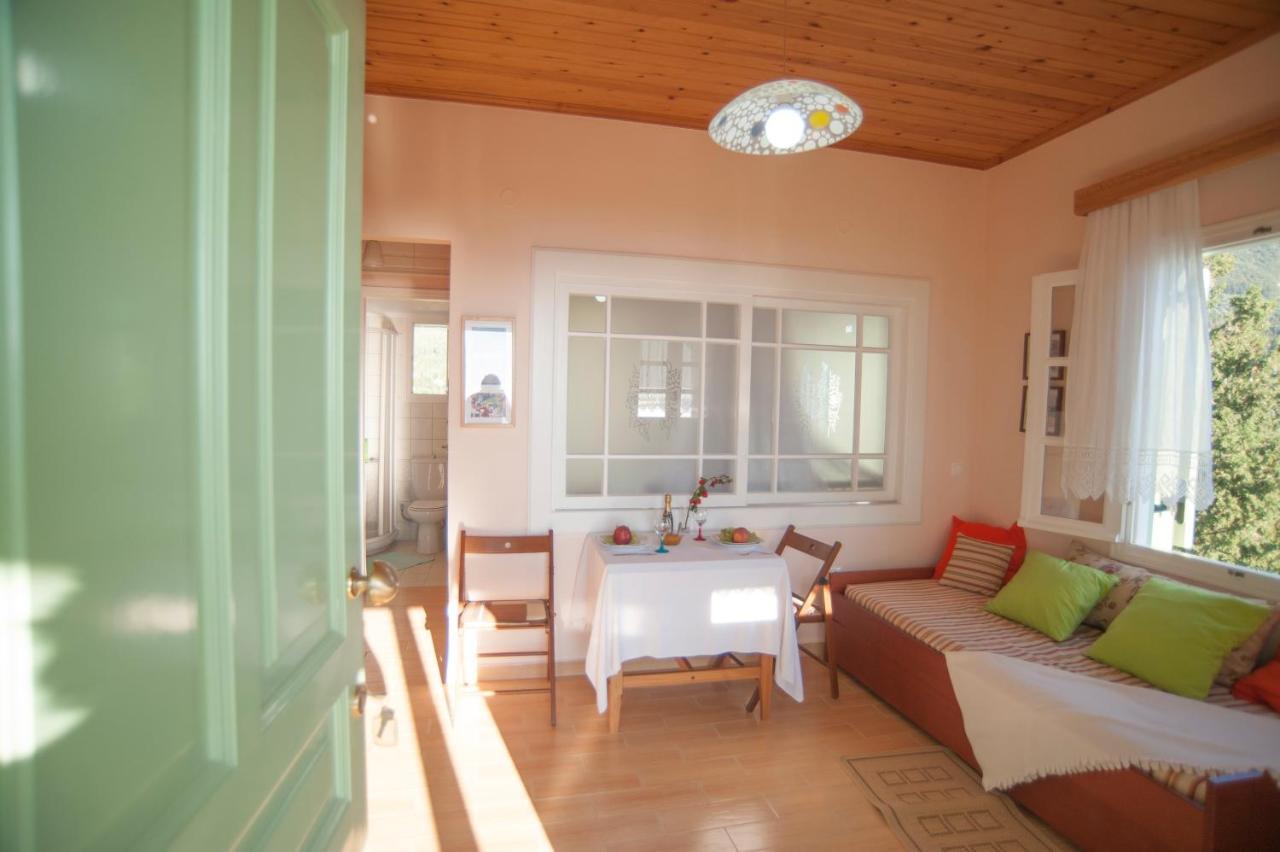 Deep Blue- Rosemary Sea View Apartment อาโยส นิกีตัส ภายนอก รูปภาพ