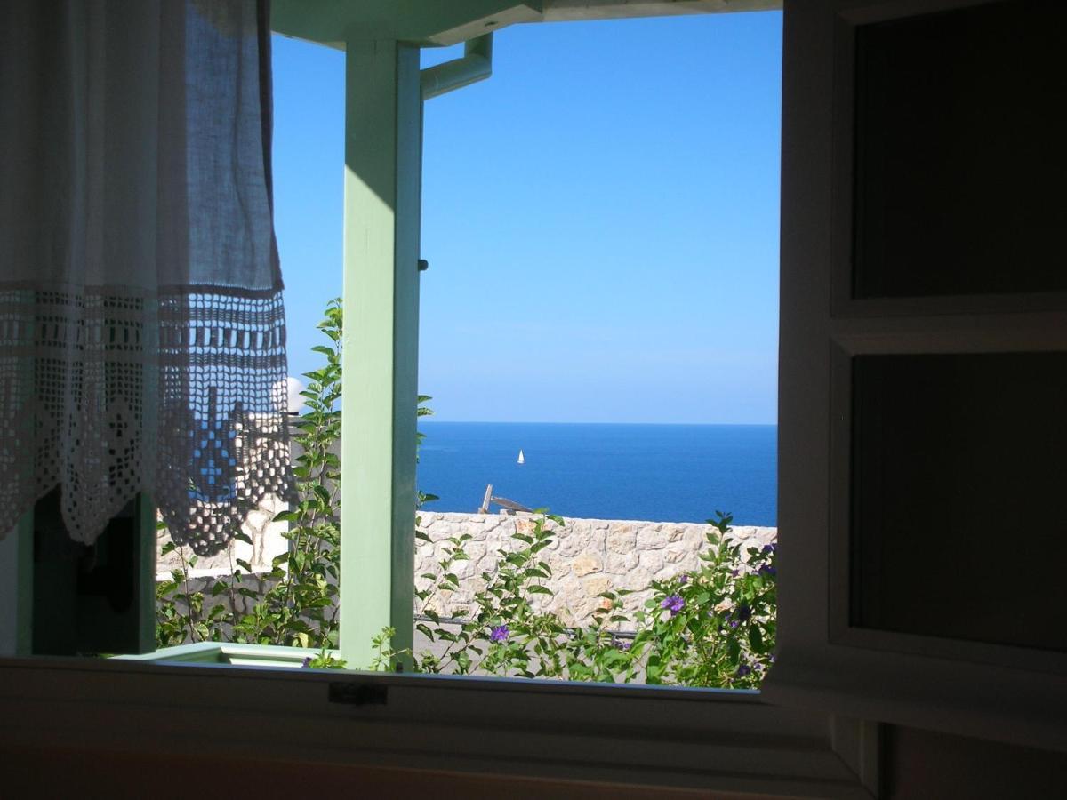 Deep Blue- Rosemary Sea View Apartment อาโยส นิกีตัส ภายนอก รูปภาพ