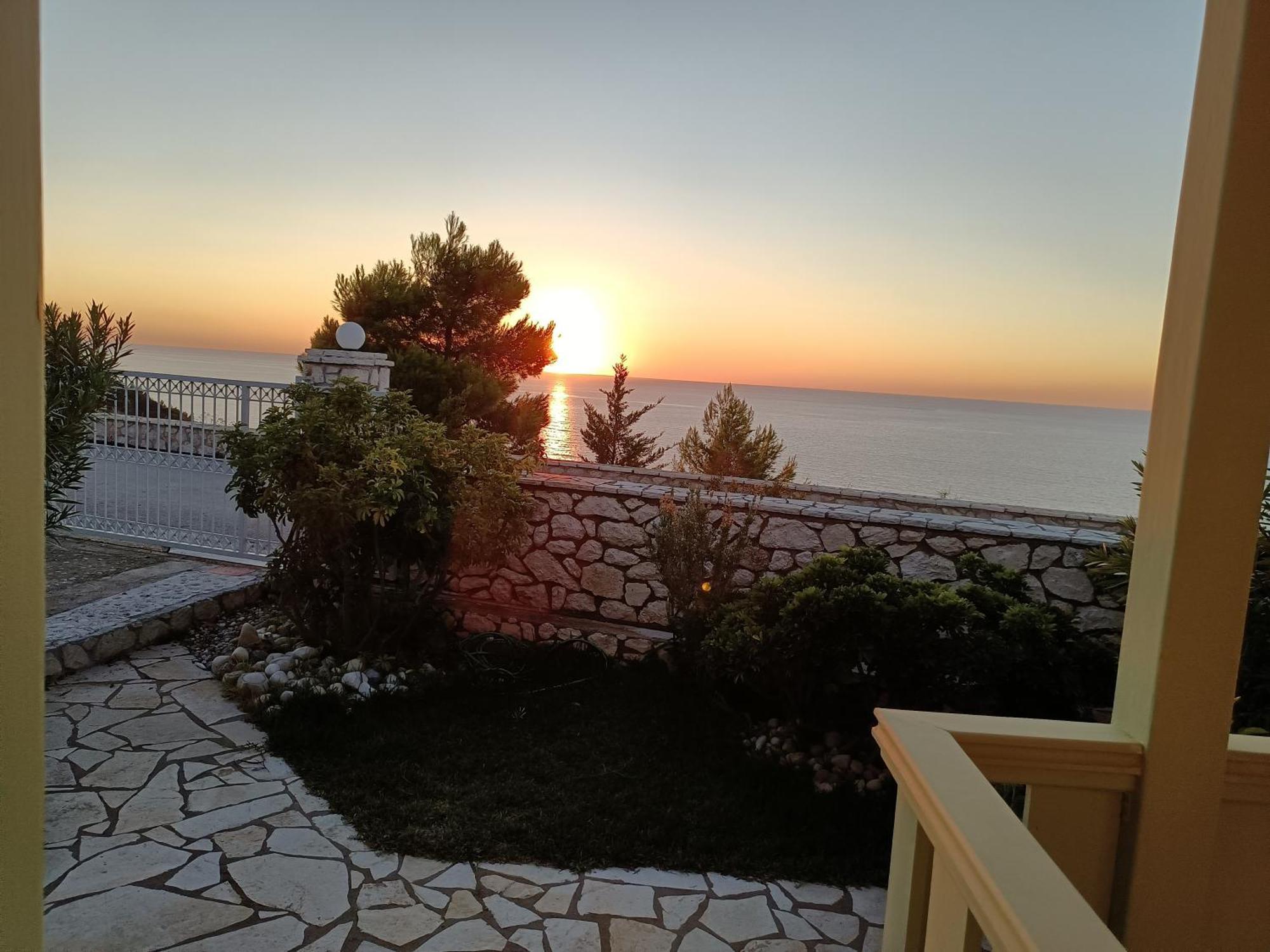 Deep Blue- Rosemary Sea View Apartment อาโยส นิกีตัส ภายนอก รูปภาพ