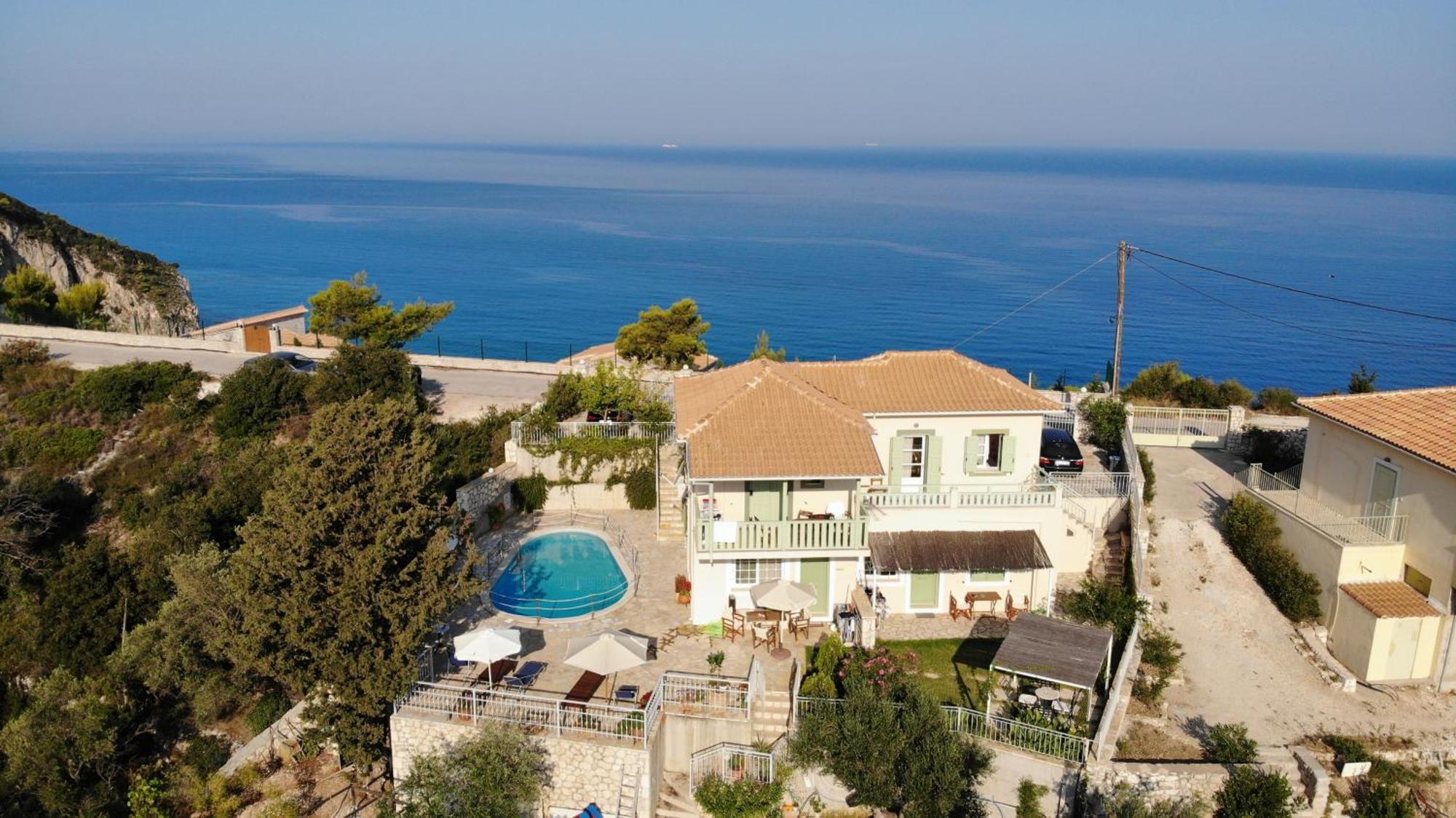 Deep Blue- Rosemary Sea View Apartment อาโยส นิกีตัส ภายนอก รูปภาพ
