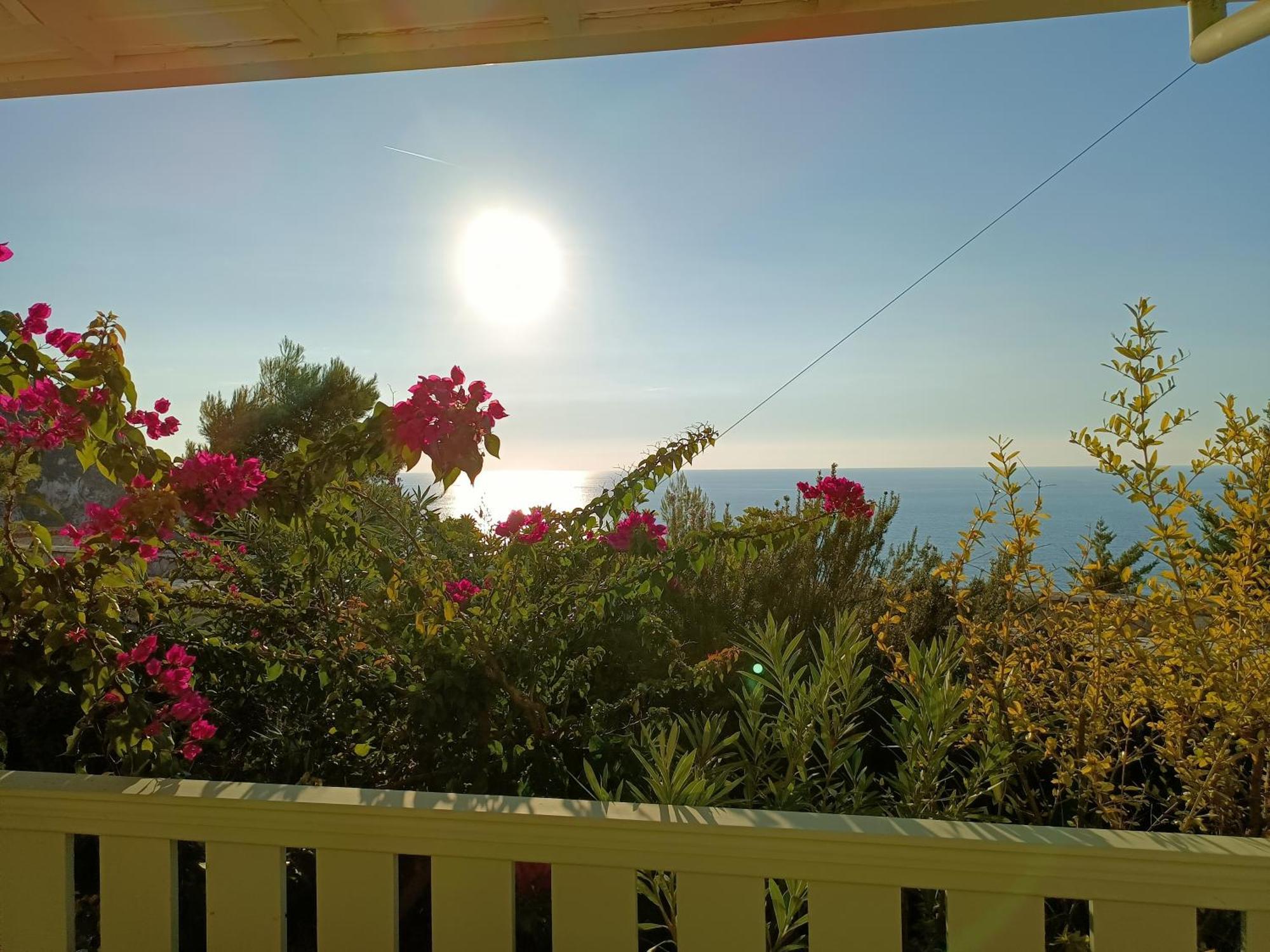 Deep Blue- Rosemary Sea View Apartment อาโยส นิกีตัส ภายนอก รูปภาพ